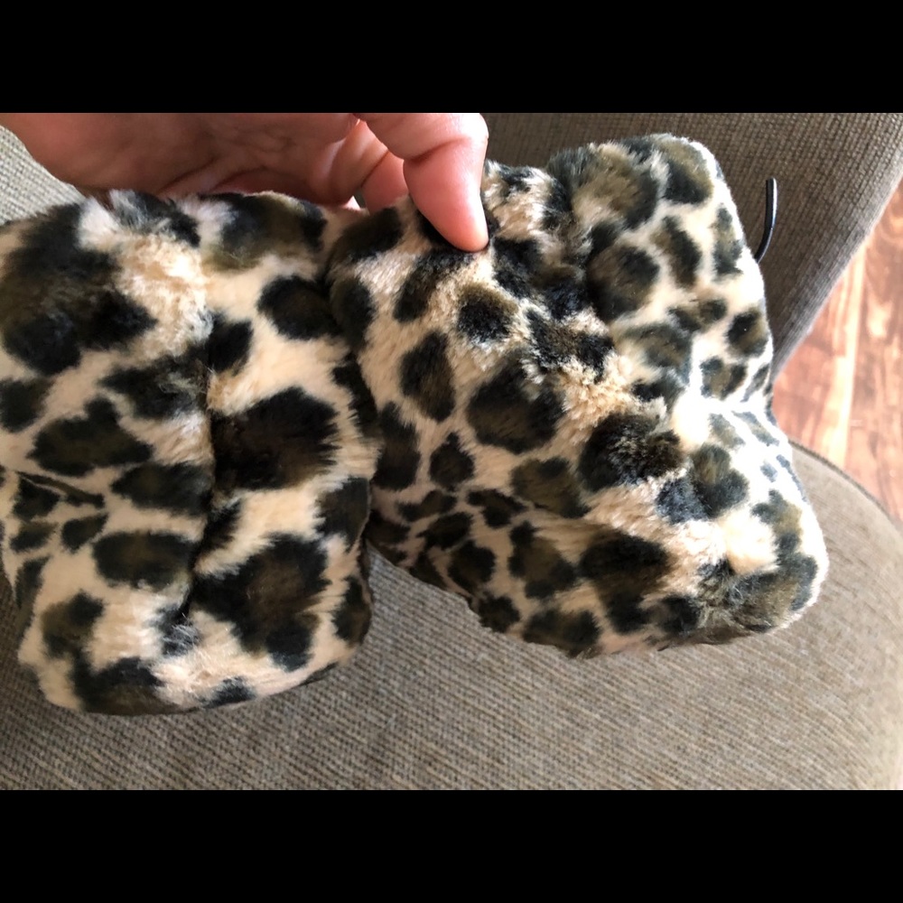 🔴Fluffy Warm Leopard Slipper Slip On Shoes US 8-9 - Picture 7 of 10